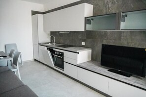 Apartment, 1 Bedroom, Beach View | Private kitchen