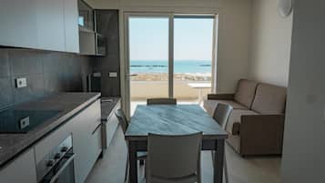 Apartment, 2 Bedrooms, Beach View | Private kitchen