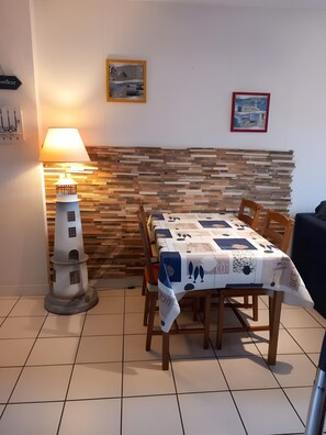 Dining - Le cottage d'Honfleur, apartment with parking! (Honfleur)