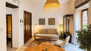 Classic Apartment, 1 Bedroom, Non Smoking, Balcony | Living area