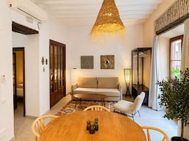 Appartement Classique, 1 chambre, non-fumeurs, balcon | Coin séjour