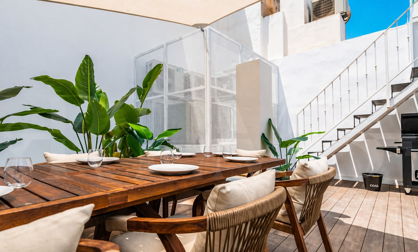 Deluxe Penthouse, 3 Bedrooms, Terrace | Dining