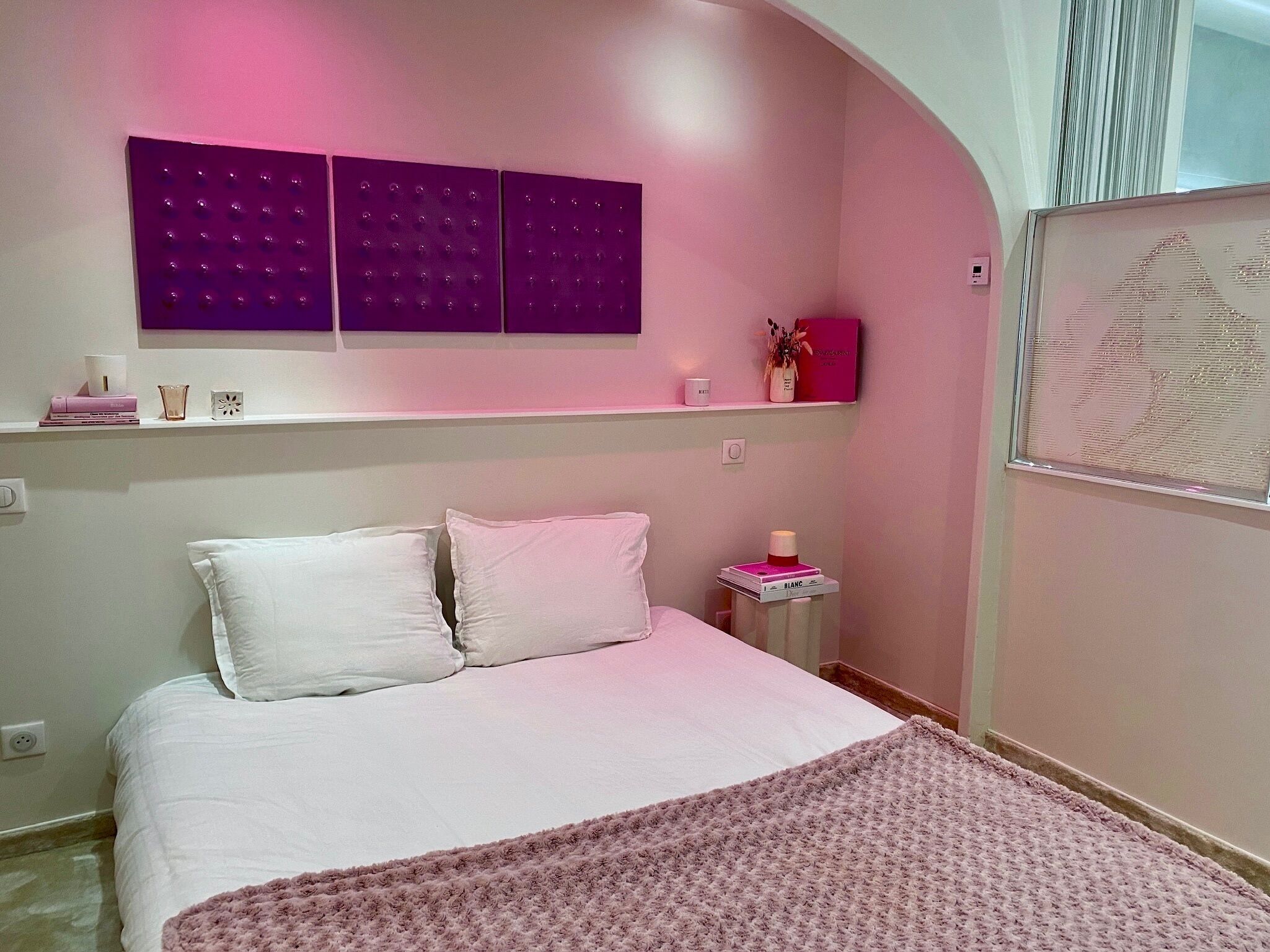 1 slaapkamer, een strijkplank/strijkijzer, gratis wifi, beddengoed
