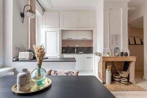 Interior - Neyret - Furnished apartment - Downtown Lyon (Lyon)