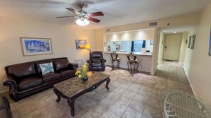 Living area - Short Walk to Beach - Pool - 1st Floor (South Padre Island)