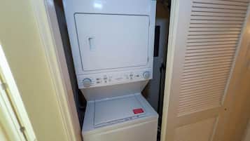 Apartment, Mehrere Betten, Balkon, Gartenblick (Habitat #N) | Wäschereiservice