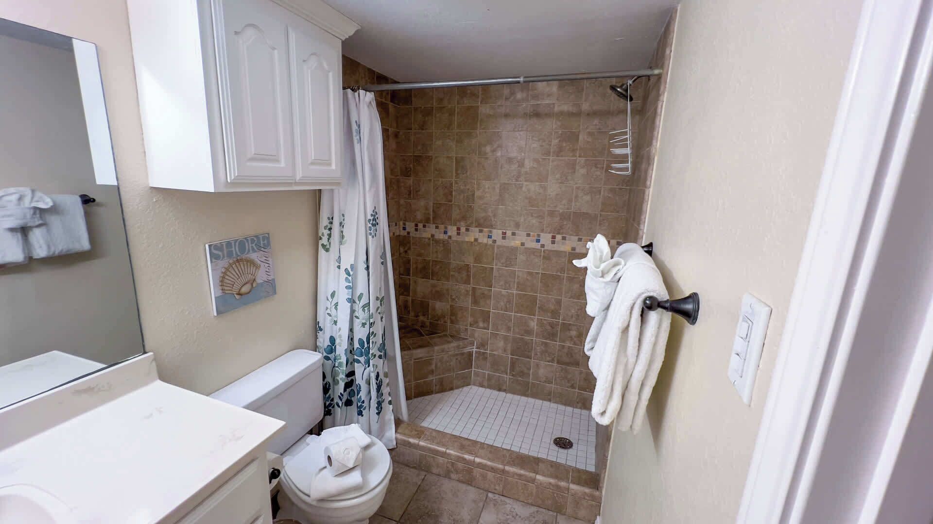 Appart'hôtel, plusieurs lits, balcon, vue jardin (Habitat #N) | Salle de bain | Serviettes fournies