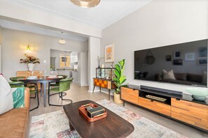 Apartment (1 Bedroom) | Interior - Fairmont 22 on Hof (Cape Town)