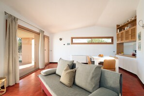 TV - Arvella Stay II by Klodge, Bados beachfront terrace (Olbia)