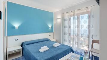 1 habitación, wifi y ropa de cama