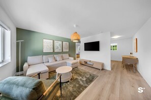 Living area - Modern 1-BD in Miami- Gym - Free Parking (North Miami)