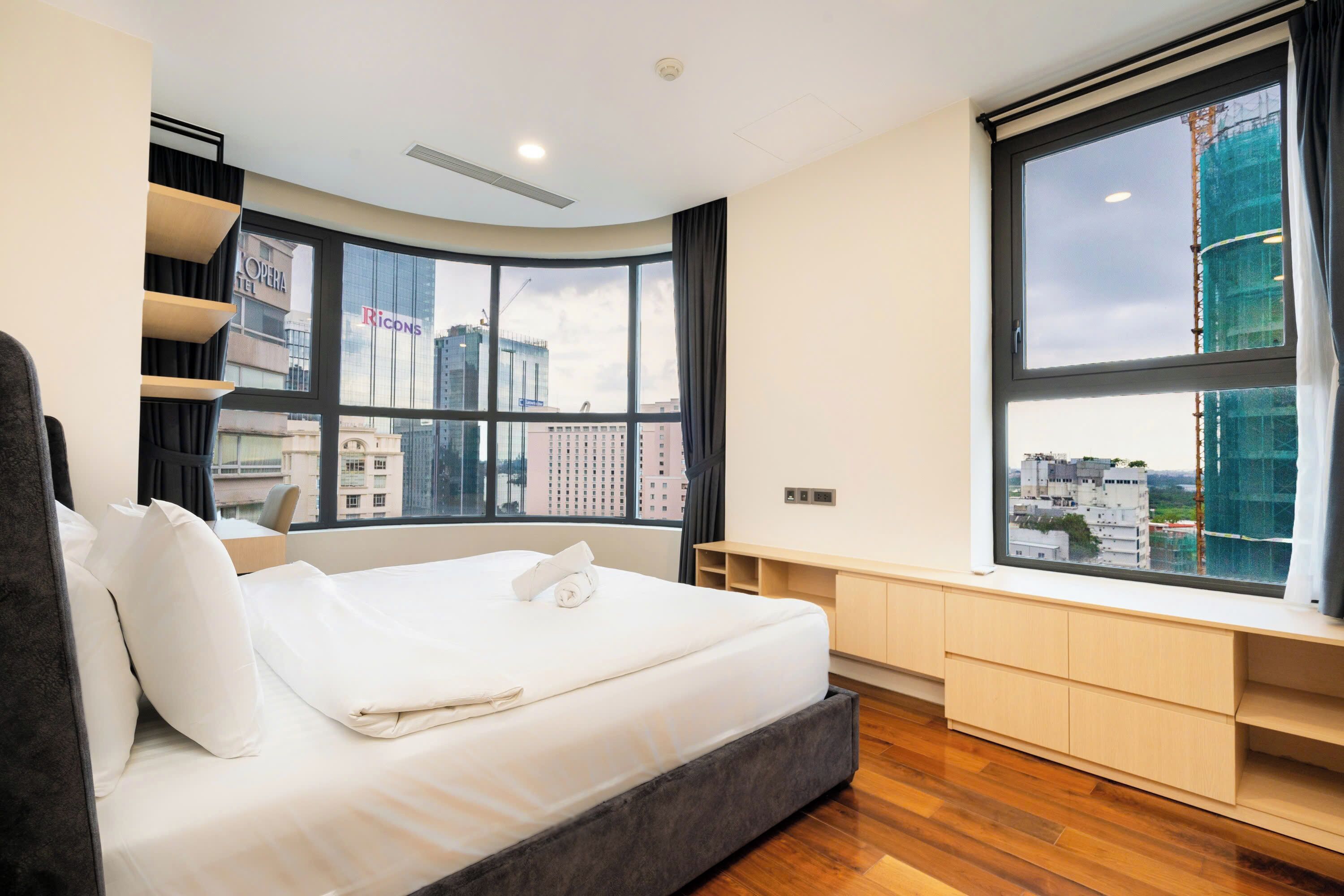 Apartamento luxo, 2 quartos, sacada, vista para a cidade