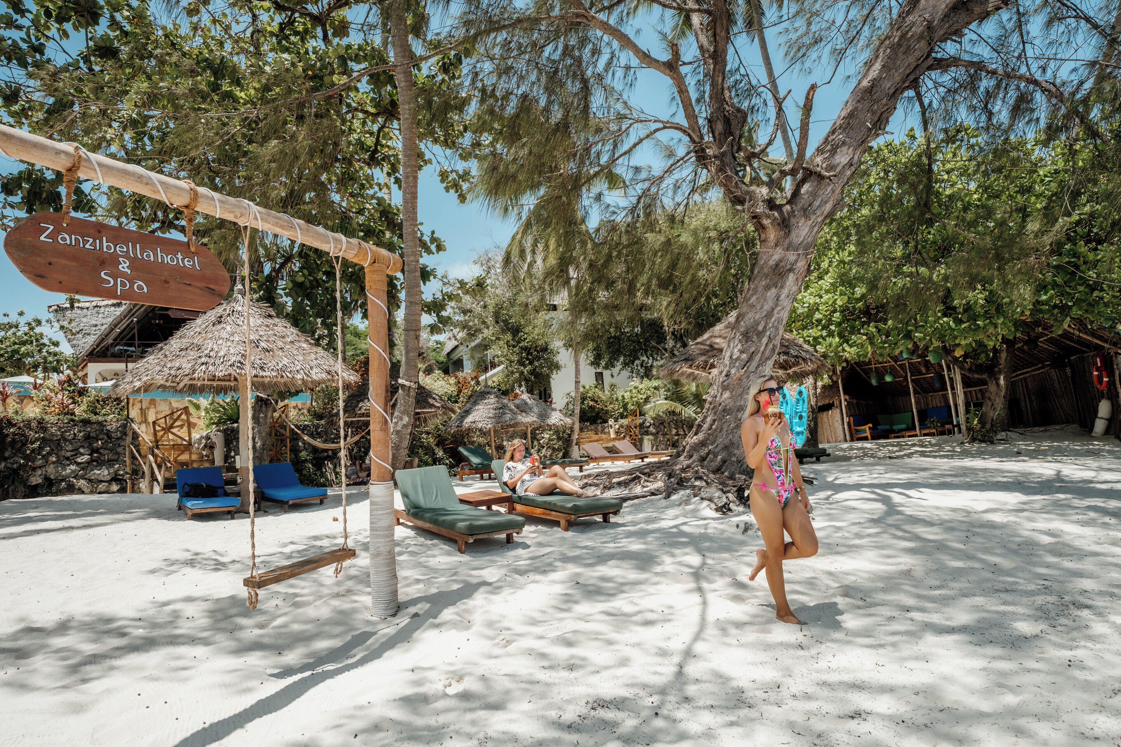 Plage privée, sable blanc, bar de plage, kayak