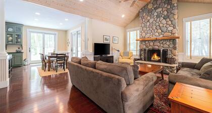 Pine Trace Escape in Glen Arbor