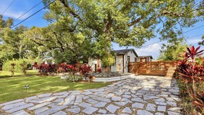 Unclassified image, 3 of 35, button - Modern Oasis in Orlando | Private Yard | Cabana (Orlando)