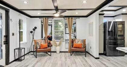 Spacious Orlando Retreat w/ Backyard Oasis • Near Downtown & Attractions