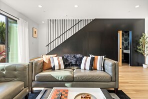 Interior - Rooftop 3B/2.5BA House-Near Dodger Stadium + DTLA (Los Angeles)