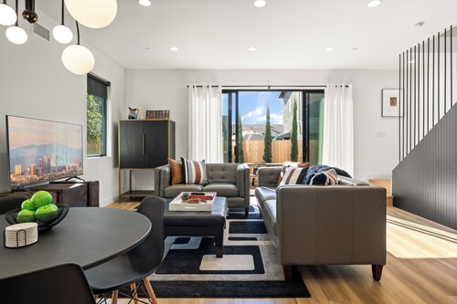 Rooftop 3B/2.5BA House-Near Dodger Stadium + DTLA