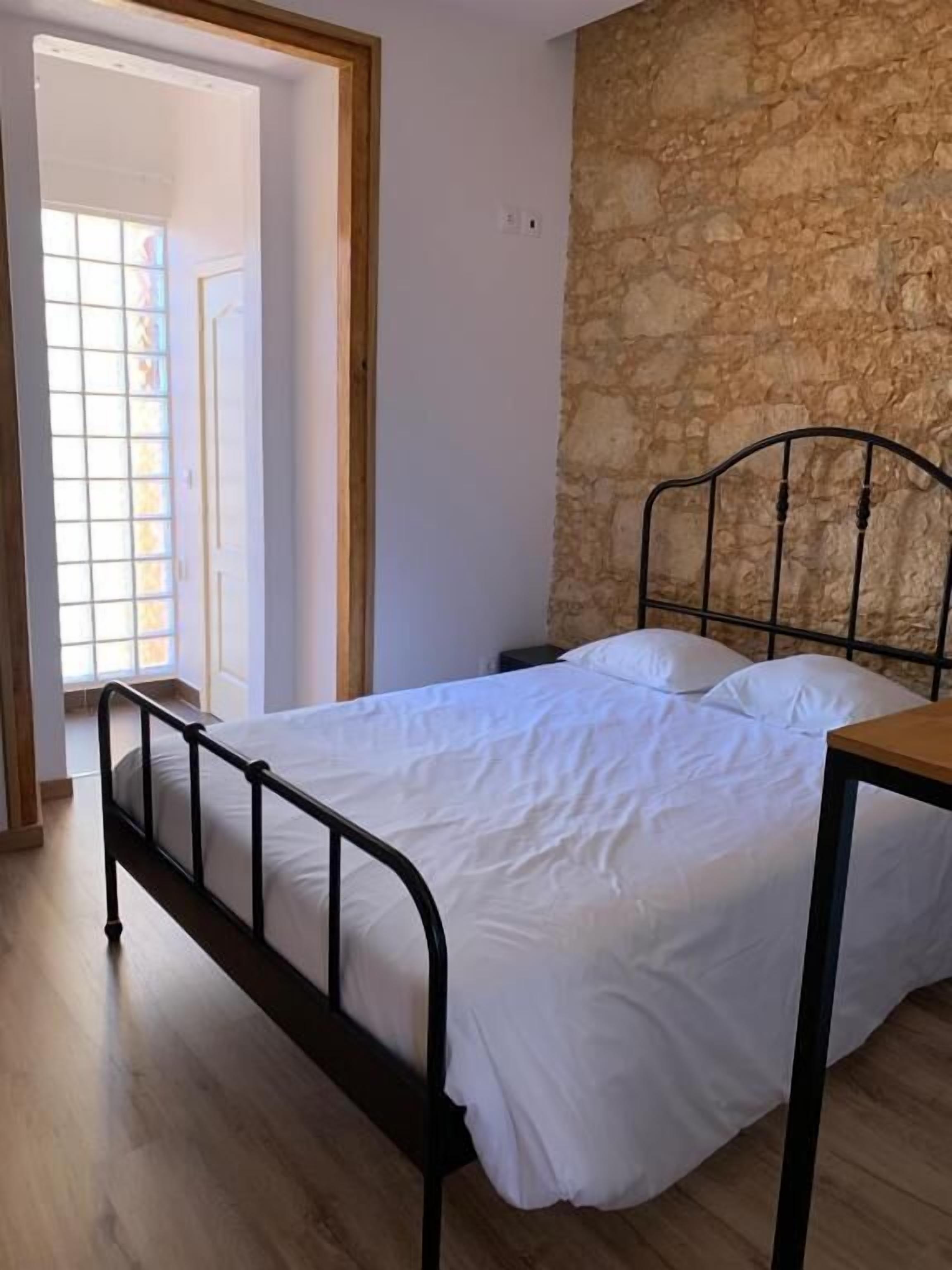 Kahden hengen huone, parveke