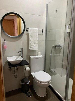 Family Room | Bathroom - Quimpecável (Figueira da Foz)