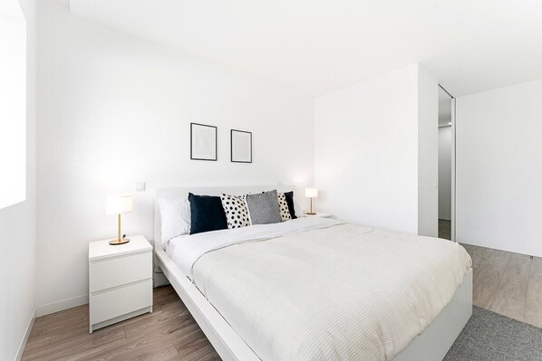 3 chambres, fer et planche à repasser, accès Internet, draps fournis