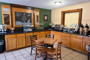 Dining - Coratel Plus Suites by Jasper Black River Falls (Black River Falls)