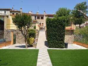 Property grounds - Cal gall- casa rural en san llorenç de la muga. (Sant Llorenç de la Muga)