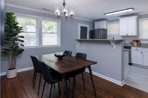 Dining - Charming 3BR Retreat in Plaza Close to Uptown (Charlotte)
