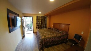 Room, 1 King Bed, Smoking