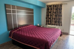 Iron/ironing board, free WiFi, bed sheets - Golden Motel Near Houston Medical Center (Houston)