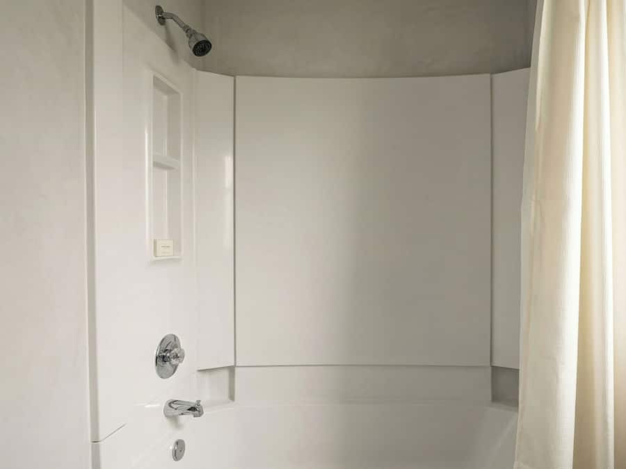 Kamer, 1 kingsize bed, roken | Badkamer | Gratis toiletartikelen, een haardroger, handdoeken
