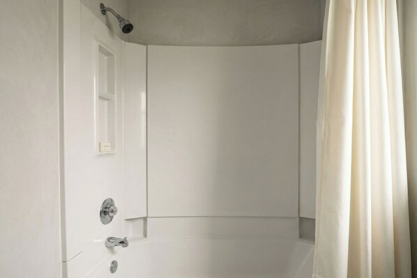 Room, 1 King Bed, Smoking | Bathroom - Golden Motel Near Houston Medical Center (Houston)