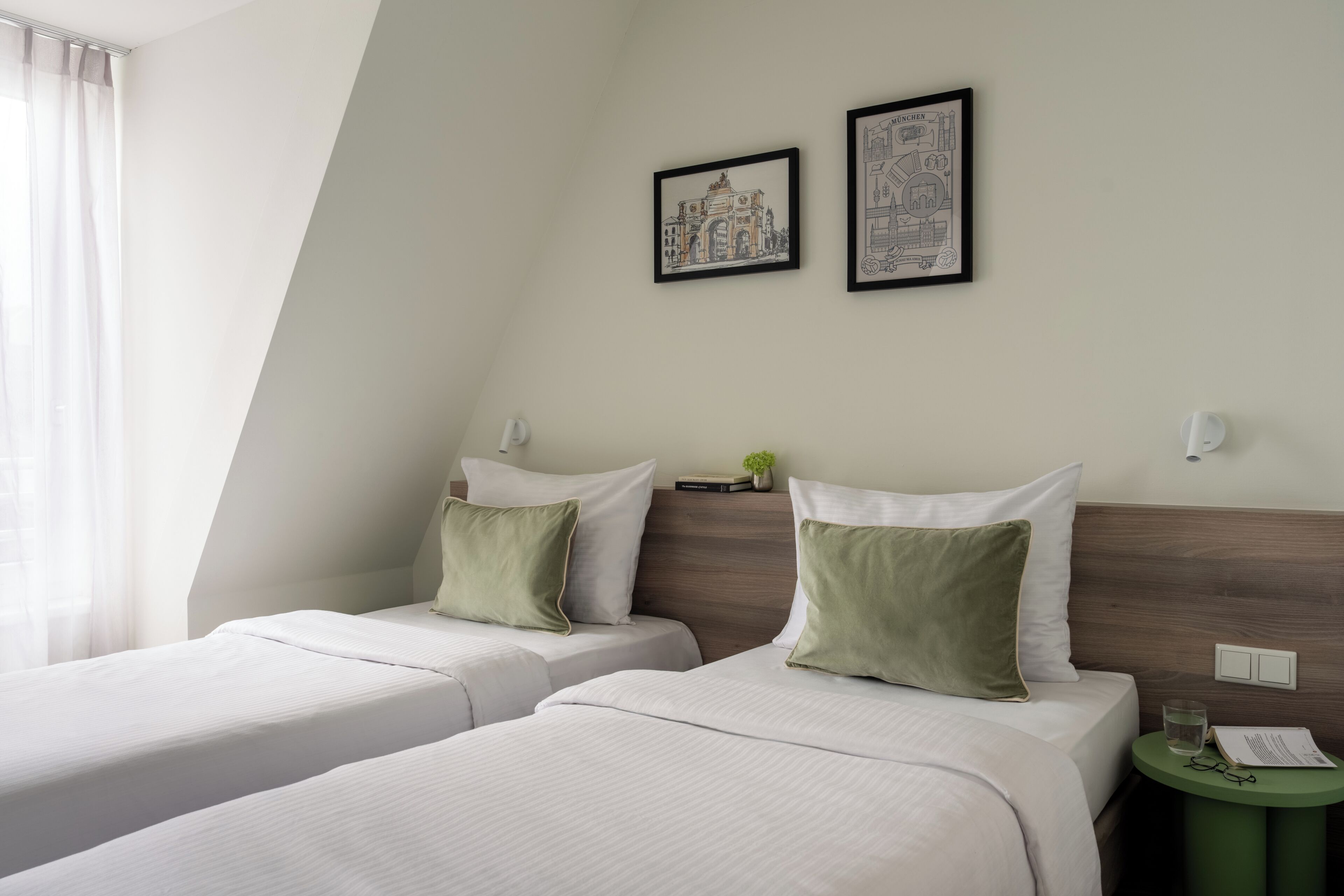 Superior Studio - Twin