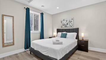 3 bedrooms, iron/ironing board, bed sheets