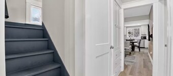 Family Suite 3 bedroom 4 beds + Loft Playroom/Office • Walk to Downtown!