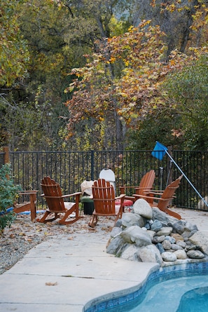 Property grounds - River, Pool, and Jacuzzi in 4 Bedroom House (Three Rivers)
