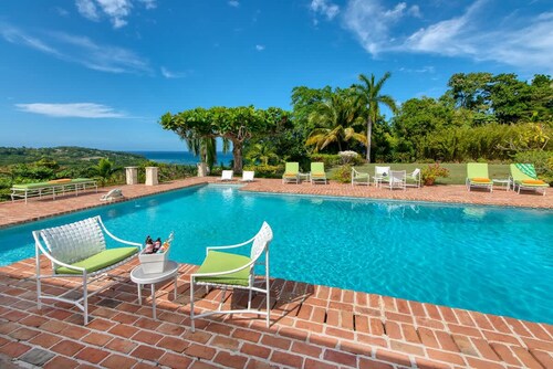 Private 2BR Open-air Villa Panoramic Views Pool