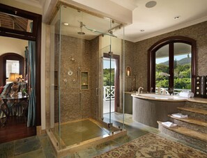 House, Accessible - Expansive 6BR Estate Panoramic Sea Views Pool Resort Access (Montego Bay)
