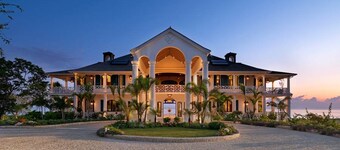 Expansive 6BR Estate Panoramic Sea Views Pool Resort Access