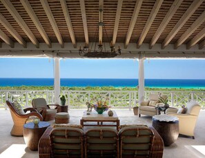 House, Accessible - Expansive 6BR Estate Panoramic Sea Views Pool Resort Access (Montego Bay)