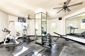 Room - Luxury 8BR Hilltop Villa Sweeping Sea Views Private Pool (Montego Bay)