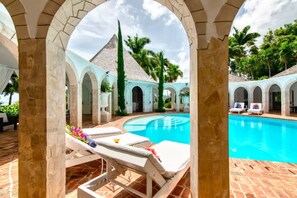 6 bedrooms, Internet - Luxury 8BR Hilltop Villa Sweeping Sea Views Private Pool (Montego Bay)