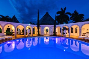 6 bedrooms, Internet - Luxury 8BR Hilltop Villa Sweeping Sea Views Private Pool (Montego Bay)