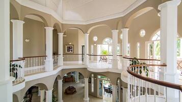 House | 7 bedrooms, Internet