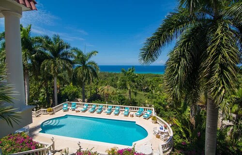 Sprawling 7BR Villa Overlooking the Sea Pool Hot Tub Resort Access