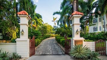 House | 7 bedrooms, Internet