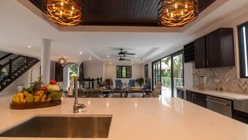 House | 4 bedrooms, Internet