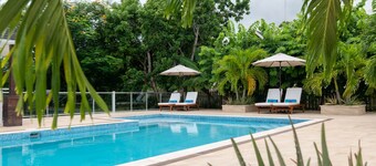 Modern 4BR Hillside Villa Pool Beach Club Access