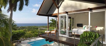 Nature-inspired 4BR Modern Villa Pool Resort Access