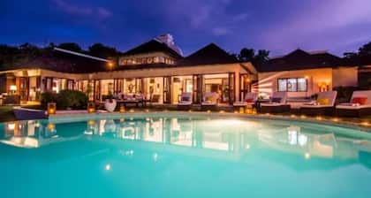 Charming 4BR Garden Villa Pool Separate Cottage